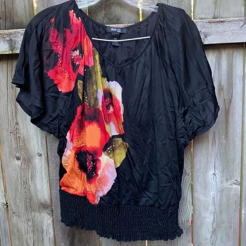 Style & Co Floral Top sz. Petite Medium